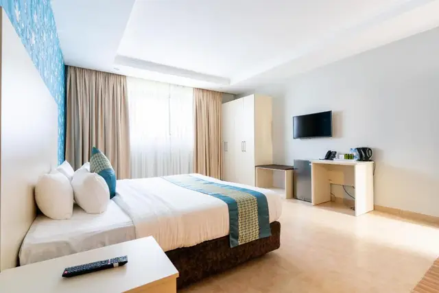 Lake Naivasha Crescent Camp — Blooming Suites in Lake Naivasha